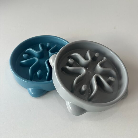 Set of 2 Blue & Gray Slow Puzzle Feeder Dog Bowls & Portable Water Bottle 27 oz - Picture 3 of 7
